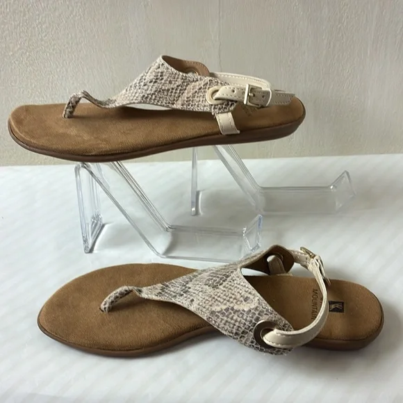 WOMENS WHITE MOUNTAIN SANDALS Size 7 - Picture 3 of 4